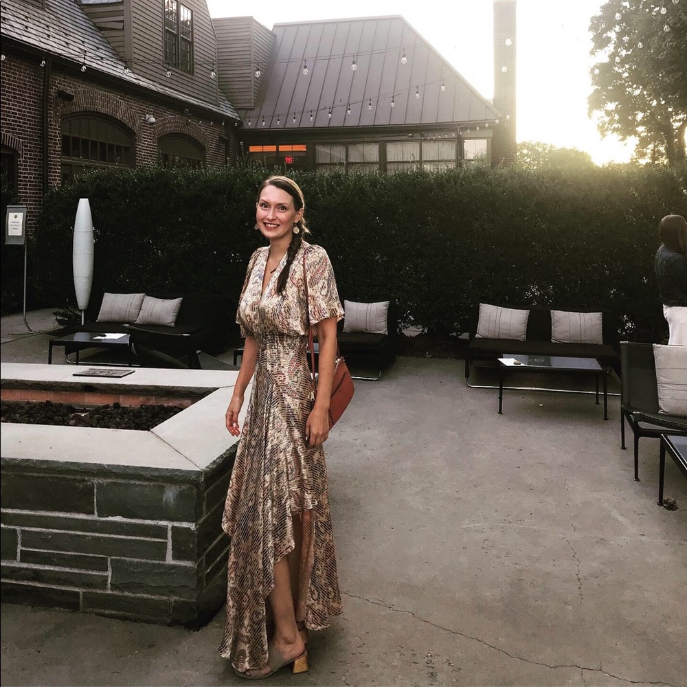 Meet your Posher, Elizabeth
